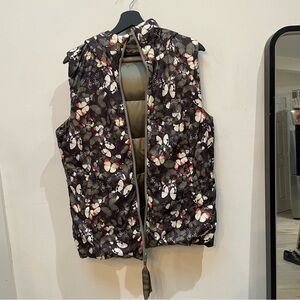 Lululemon Athletica reversible Floral Puffer Vest
